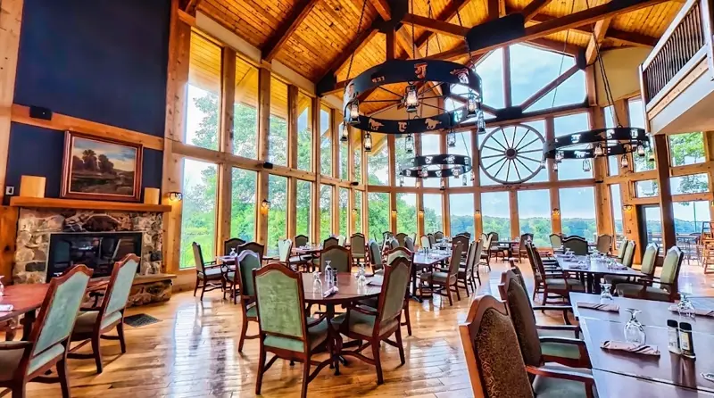 Curly Horse American Bistro at Double JJ Resort